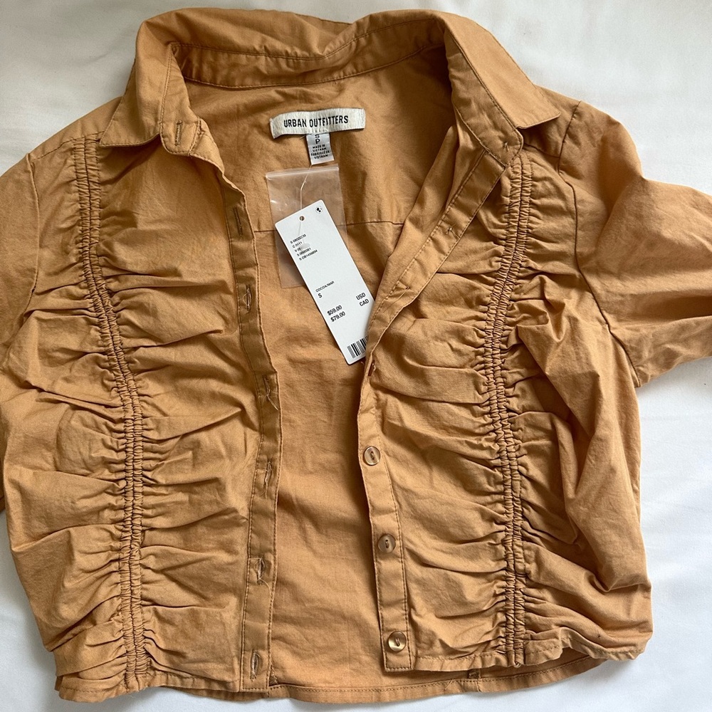 Button down - Picture 2 of 4
